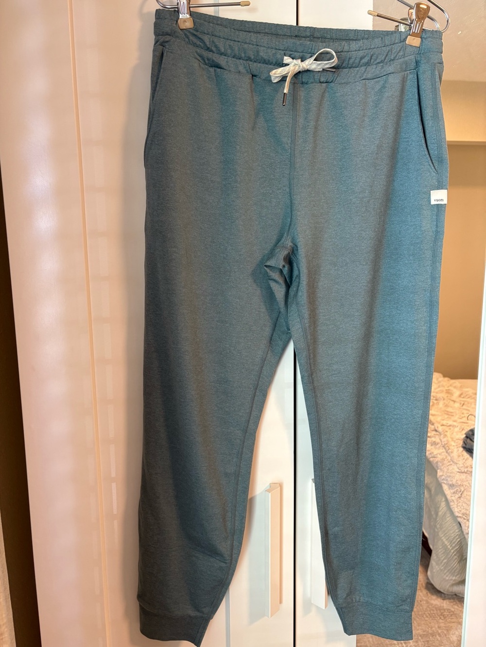 Vuori Performance Jogger Light SmokeBlue Womens Size Small Loungewear Pants